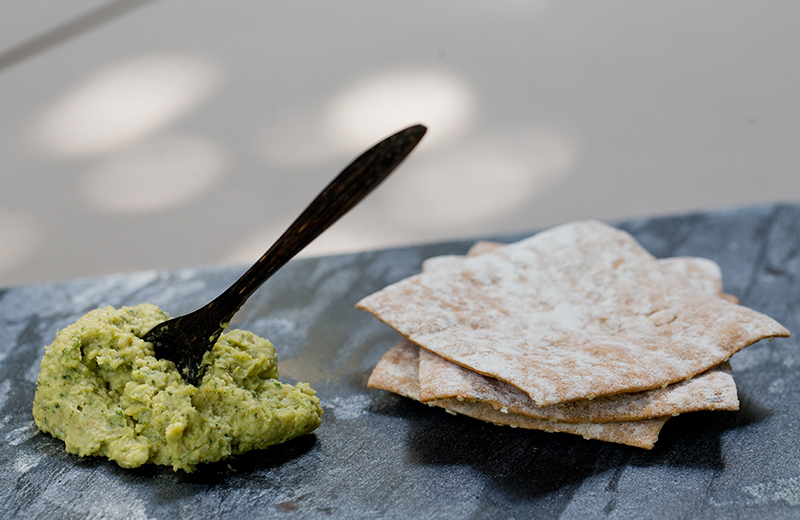 White Bean hummus with Fresh Herbs