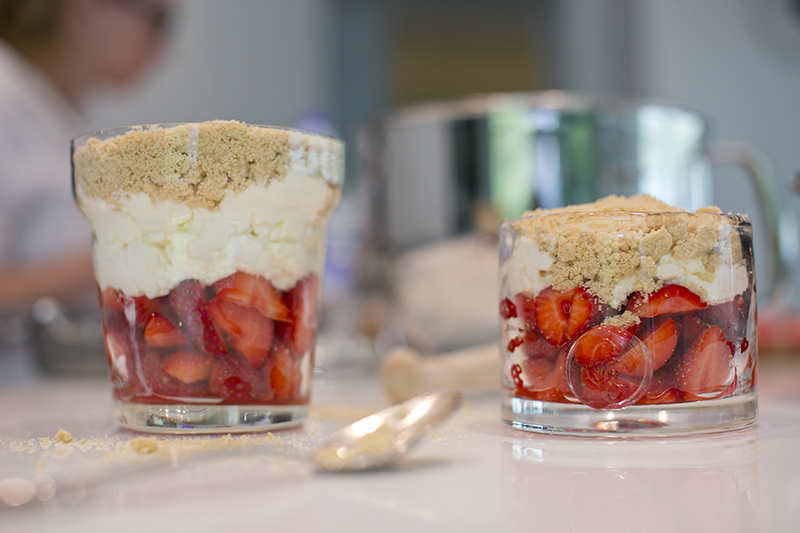 Strawberry with Vanilla Cream and Crushed Gingersnap Biscuits