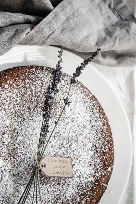 Lavender cake with lemon & olive oil