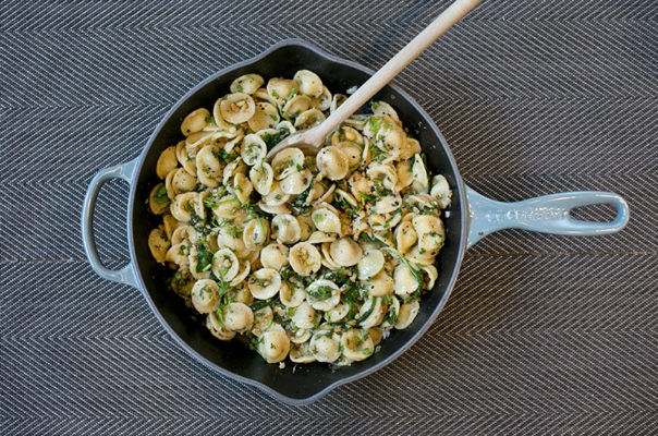 Pasta with spinach lemon & walnuts